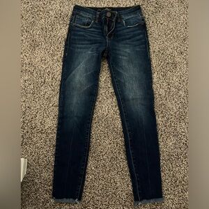 STS Blue Ankle Skinny Jeans Size 26. Midrise